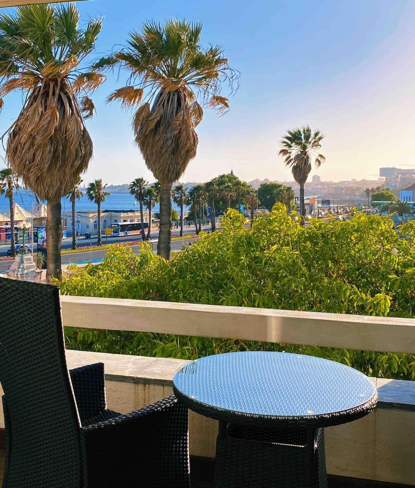 Sea View W Balcony 2 Mins Walk To Beach & Casino エストリル エクステリア 写真